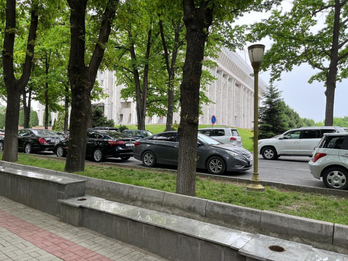 Logvinenko Apartment Bishkek Ngoại thất bức ảnh